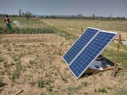 Sun helps Indian farmers to water their crops