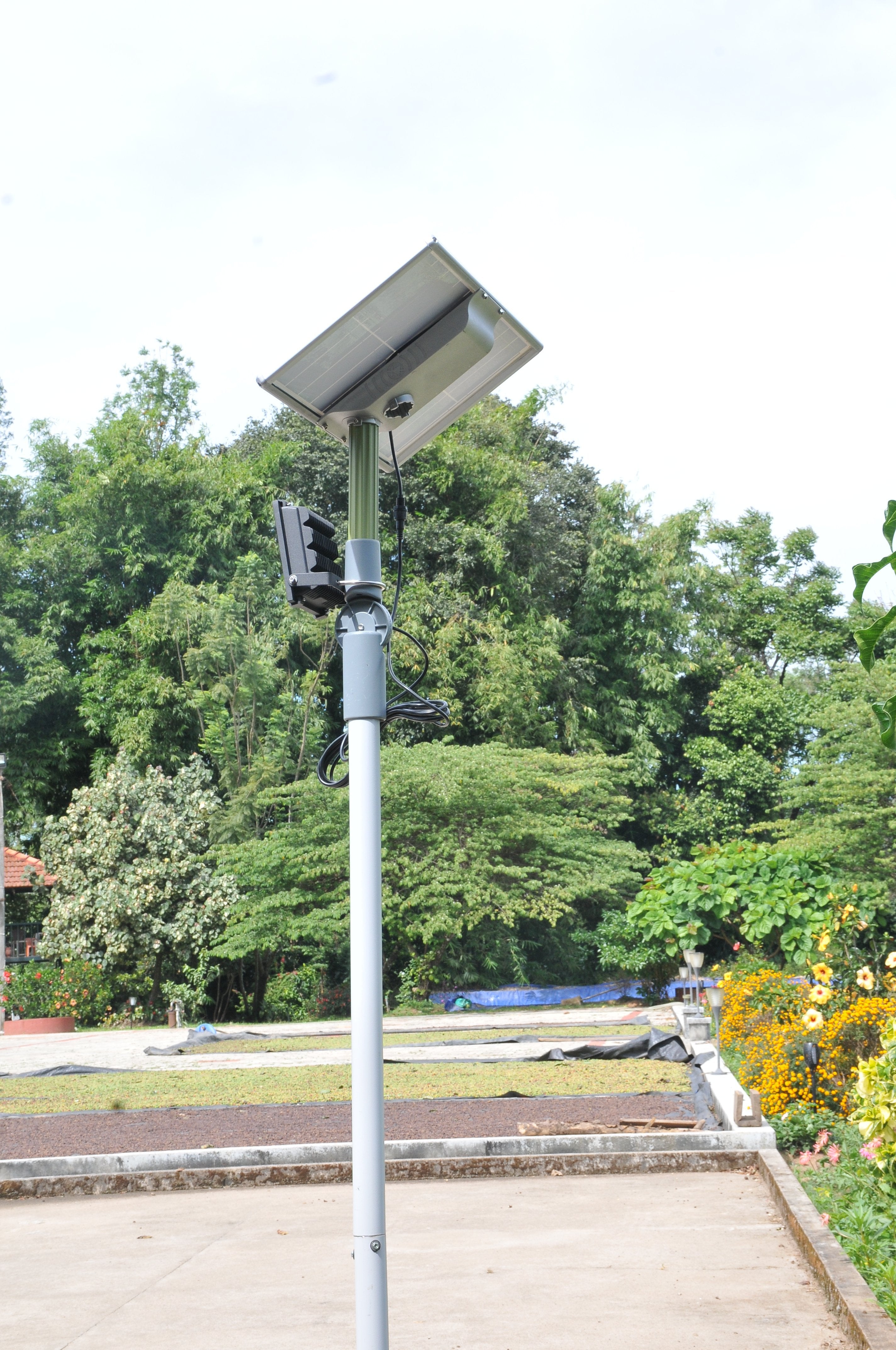 Solar Flood Light 20 Watt - TTSFL20W - tapetum.in
