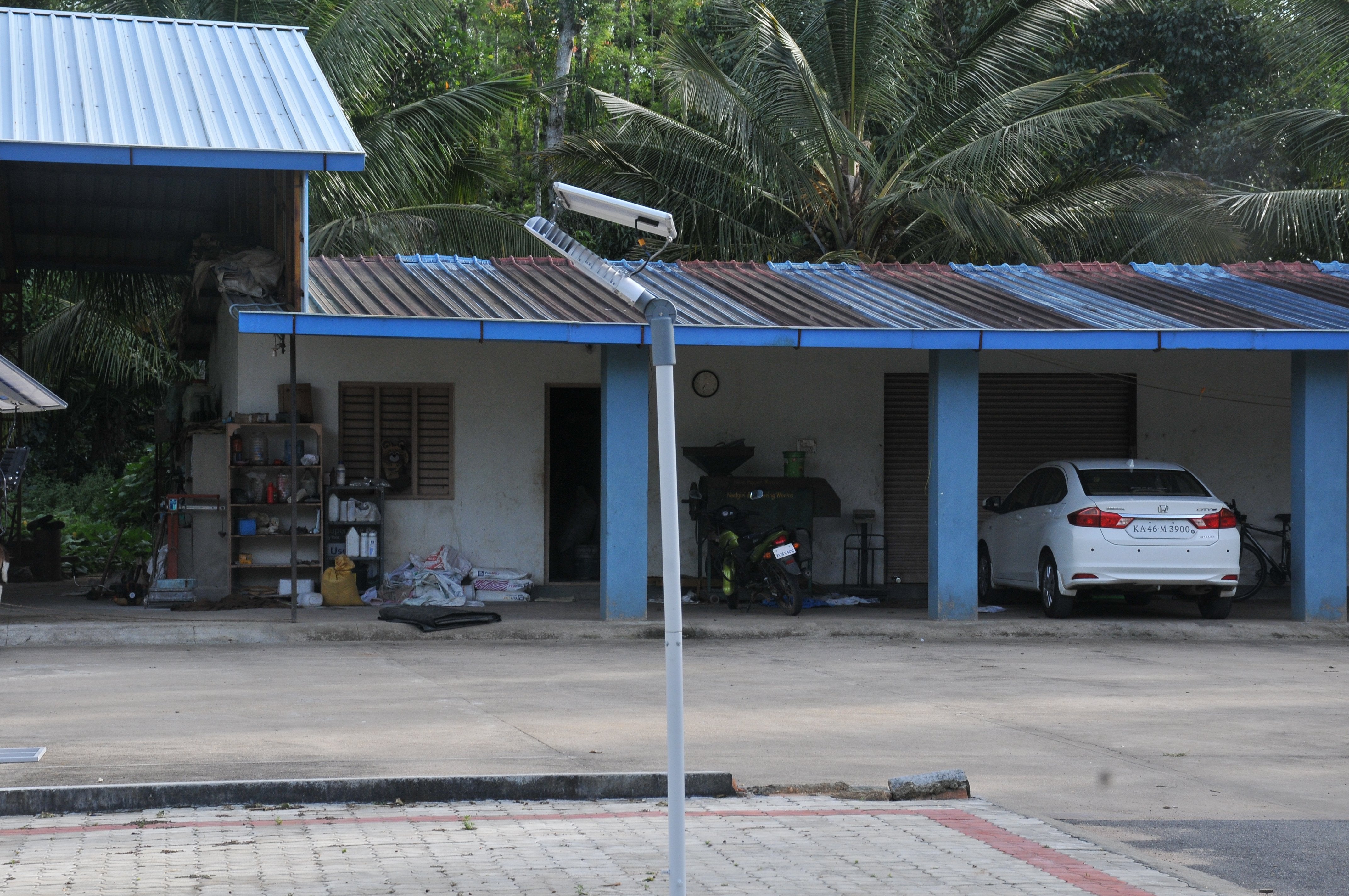 Solar Street Light 15 Watt - TTSSL15W - tapetum.in