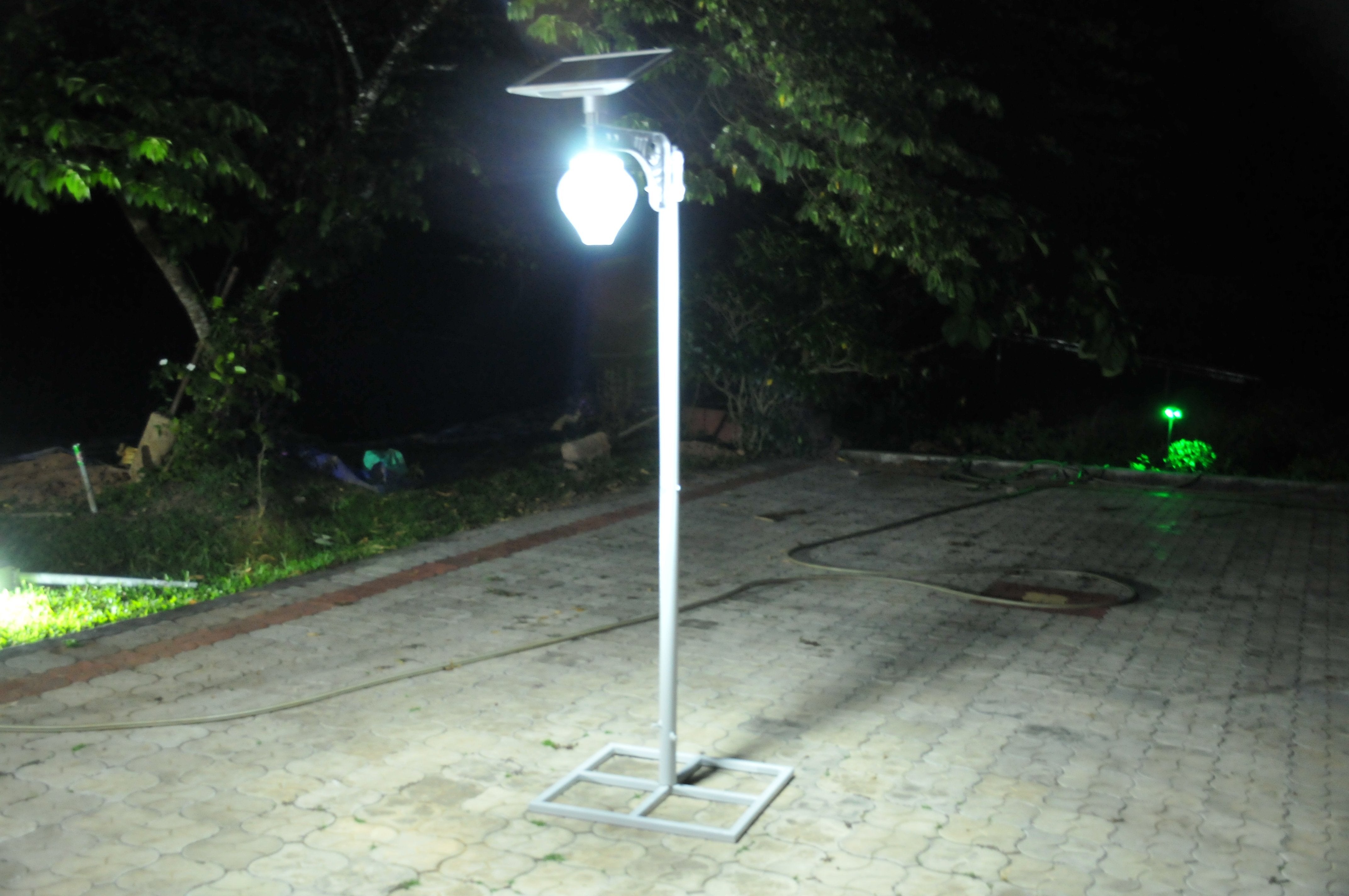 Solar Moon Light 10 Watt Cool White - TTSML10W - tapetum.in